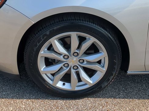 Used 2017 Chevrolet Impala LT image 13