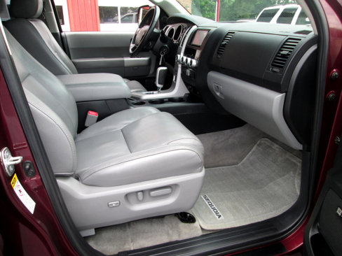 Used 2008 Toyota Sequoia Limited image 28