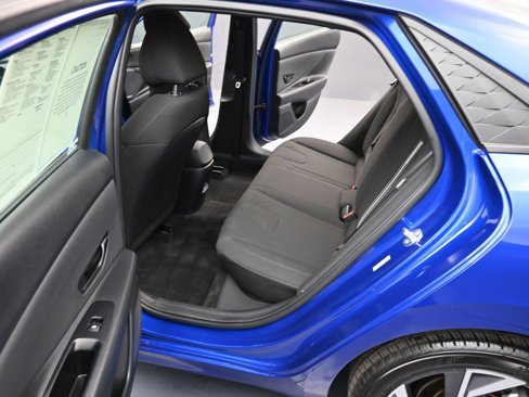 Certified 2025 Hyundai Elantra Sport image 11
