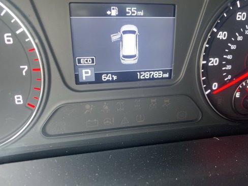 Used 2019 Kia Sorento LX w/ LX Convenience Package image 11