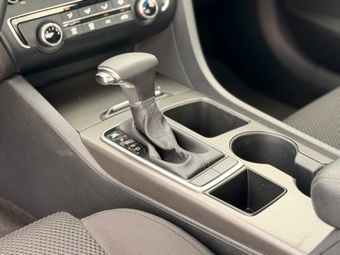 Used 2020 Kia Optima LX image 15