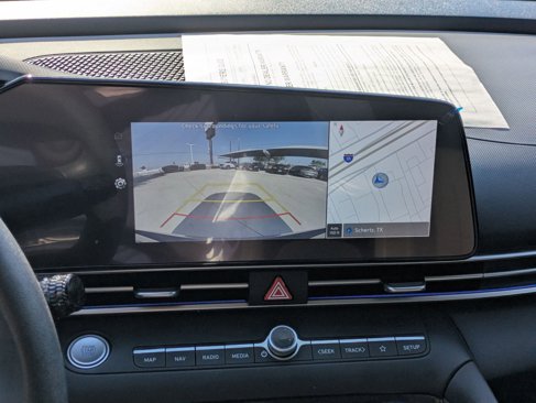 Used 2024 Hyundai Elantra SEL image 18