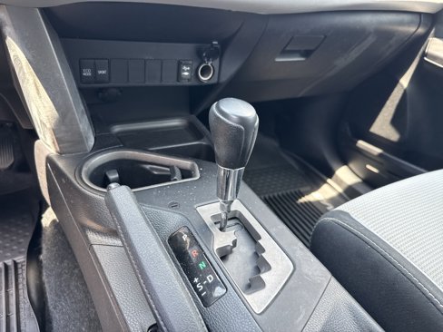 Used 2018 Toyota RAV4 XLE image 22