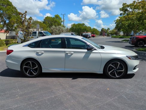 Used 2022 Honda Accord Sport image 3