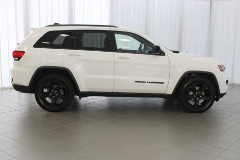 Used 2020 Jeep Grand Cherokee Laredo image 7
