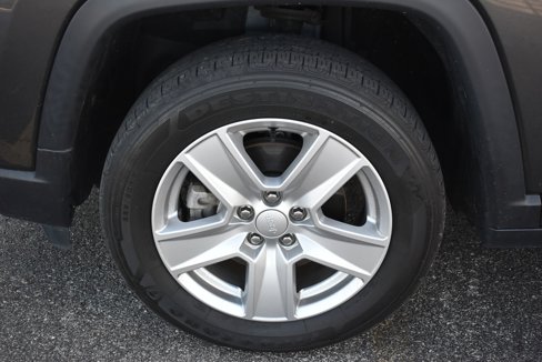 Used 2022 Jeep Compass Latitude image 11