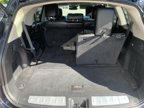Used 2015 INFINITI QX60 AWD w/ Deluxe Touring Package image 12