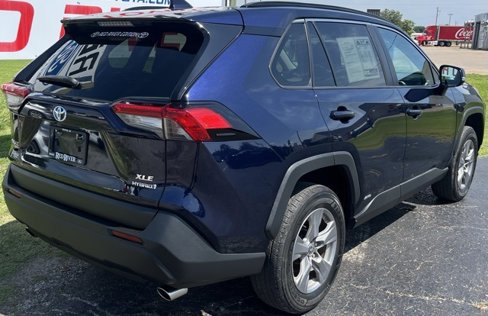 Used 2022 Toyota RAV4 XLE image 8