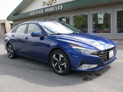 Used 2022 Hyundai Elantra SEL w/ Convenience + Premium Package image 2