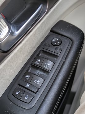 Used 2020 Chrysler Voyager Lxi image 18