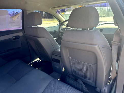 Used 2009 Chevrolet Malibu LS image 19