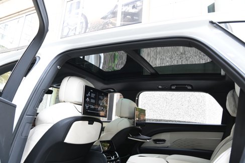 New 2025 Bentley Bentayga Extended Wheelbase image 21