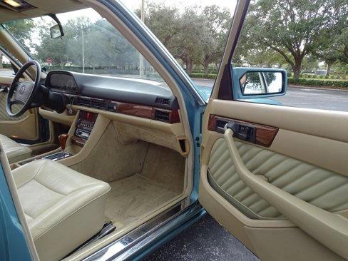 Used 1991 Mercedes-Benz 300 SE image 21
