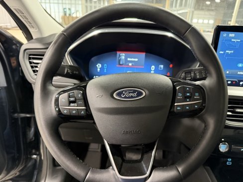 Used 2023 Ford Escape SE w/ PHEV Premium Package image 12