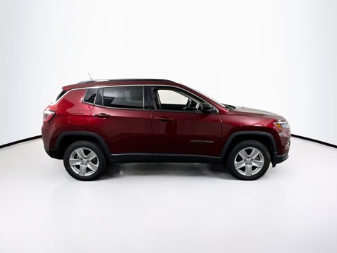 Used 2022 Jeep Compass Latitude image 4