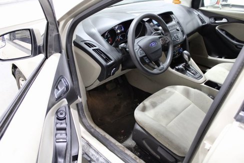 Used 2018 Ford Focus SE image 2
