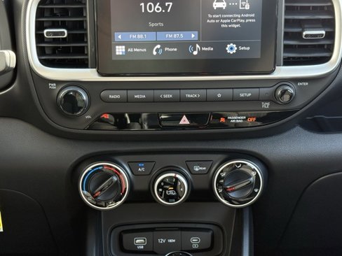 New 2025 Hyundai Venue SE image 23