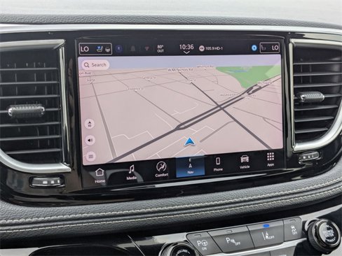 Used 2024 Chrysler Pacifica Premium image 26