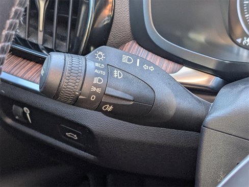 Used 2022 Volvo S60 B5 Momentum image 24