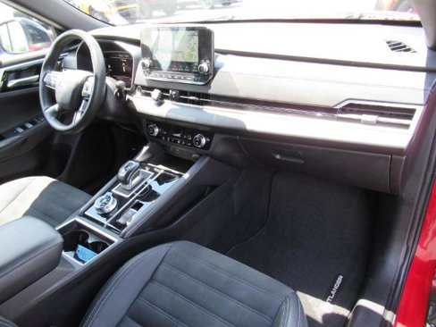 Used 2023 Mitsubishi Outlander SE image 12