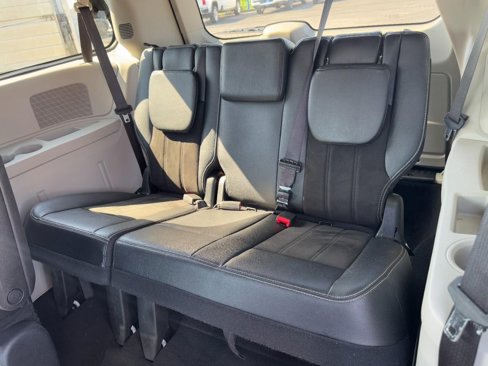 Used 2019 Dodge Grand Caravan SXT image 10