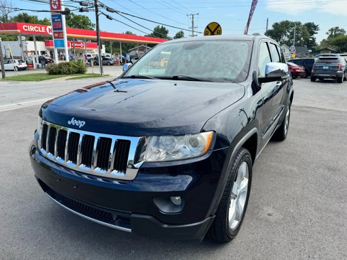 Used 2011 Jeep Grand Cherokee Limited w/ Luxury Group II image 3
