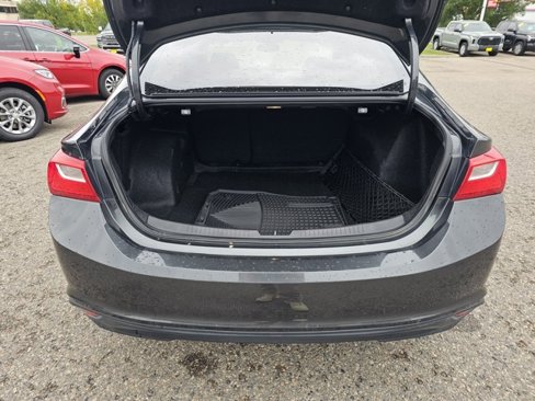 Used 2018 Chevrolet Malibu LT image 10