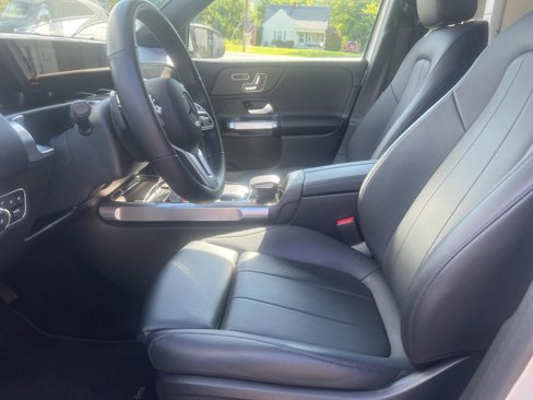 Used 2020 Mercedes-Benz GLB 250 4MATIC image 4