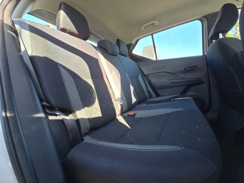 Used 2018 Nissan Kicks S image 15