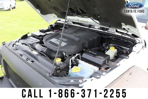 Used 2015 Jeep Wrangler Unlimited Rubicon w/ Connectivity Group image 14