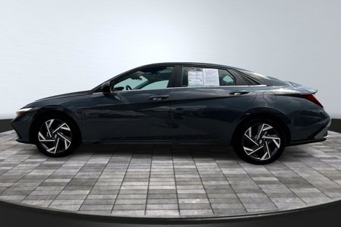 Used 2025 Hyundai Elantra Limited image 15