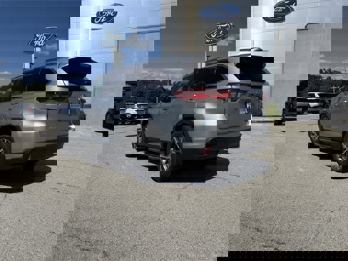 Used 2019 Toyota Highlander XLE image 3