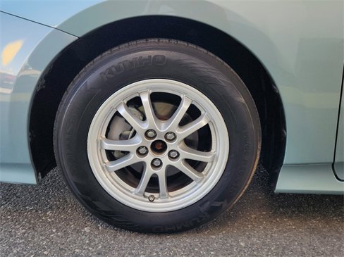 Used 2016 Toyota Prius Three image 9