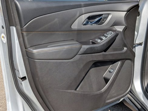 Used 2020 Chevrolet Traverse LT w/ Driver Confidence II Package image 14