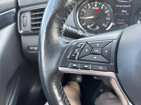 Used 2018 Nissan Rogue Sport SV w/ SV Technology Package image 15
