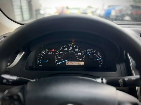 Used 2013 Toyota Camry L image 12