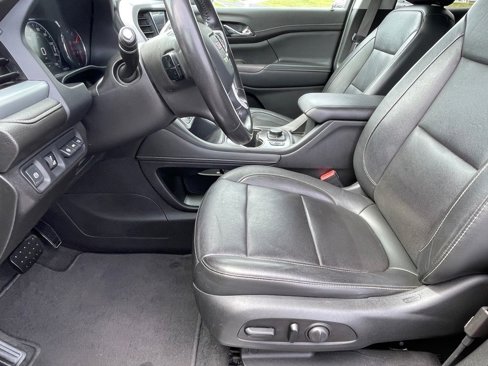 Used 2020 GMC Acadia SLT w/ Driver Alert Package II image 21