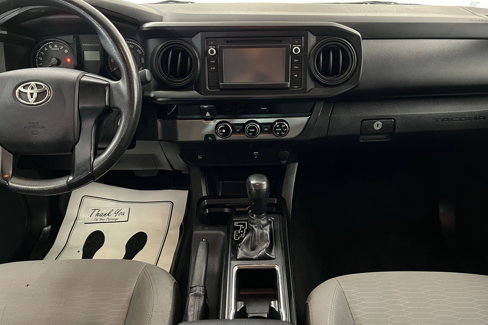 Used 2016 Toyota Tacoma SR image 14