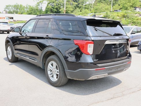 Certified 2022 Ford Explorer XLT w/ Equipment Group 202A image 2