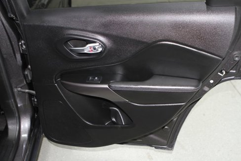 Used 2019 Jeep Cherokee Latitude Plus w/ Cold Weather Group image 26