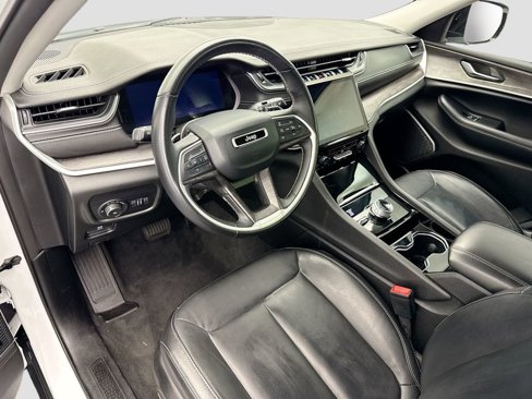 Used 2022 Jeep Grand Cherokee Limited image 9
