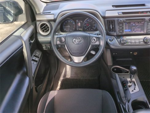 Used 2018 Toyota RAV4 XLE image 18