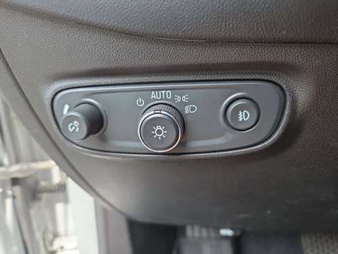 Used 2020 Chevrolet Equinox LT image 32