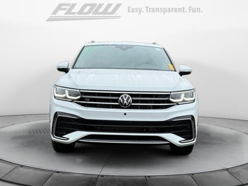 Certified 2022 Volkswagen Tiguan SEL R-Line image 1
