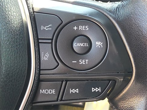 Used 2019 Toyota Camry SE image 23