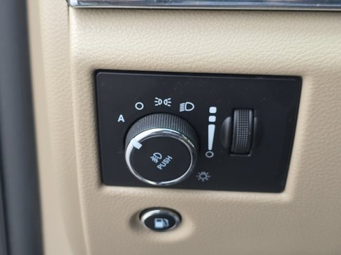 Used 2019 Jeep Grand Cherokee Limited w/ Luxury Group II image 23