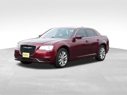 Used 2016 Chrysler 300 Limited image 3