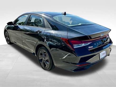 Used 2023 Hyundai Elantra SEL image 4