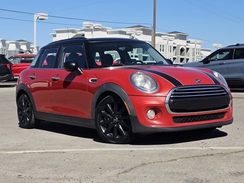 Used 2016 MINI Cooper 4-Door Hardtop image 2