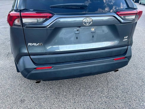 Used 2019 Toyota RAV4 LE image 7